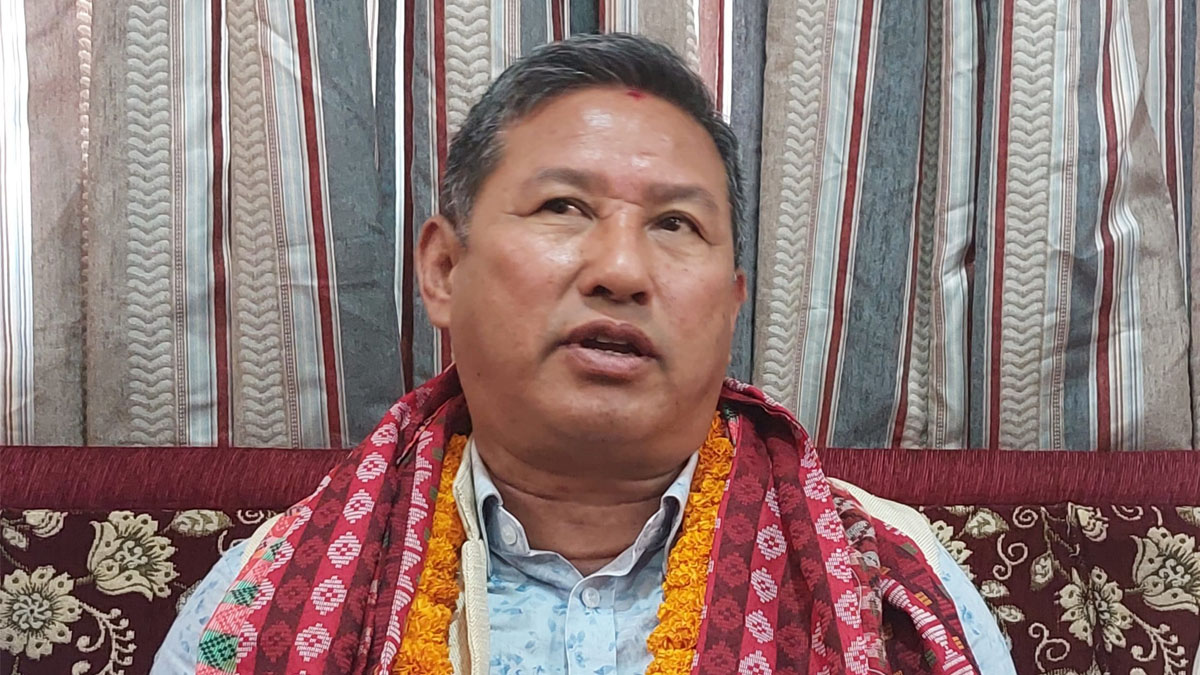 हिचानवादीले निषेधको राजनीति गर्नु हुँदैन : मन्त्री लिम्बू